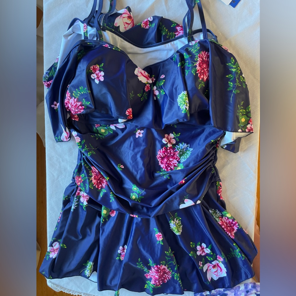 Cocopear, swim  Dress Cocopear size 3X Built in Shorts bottom Floral print NWT